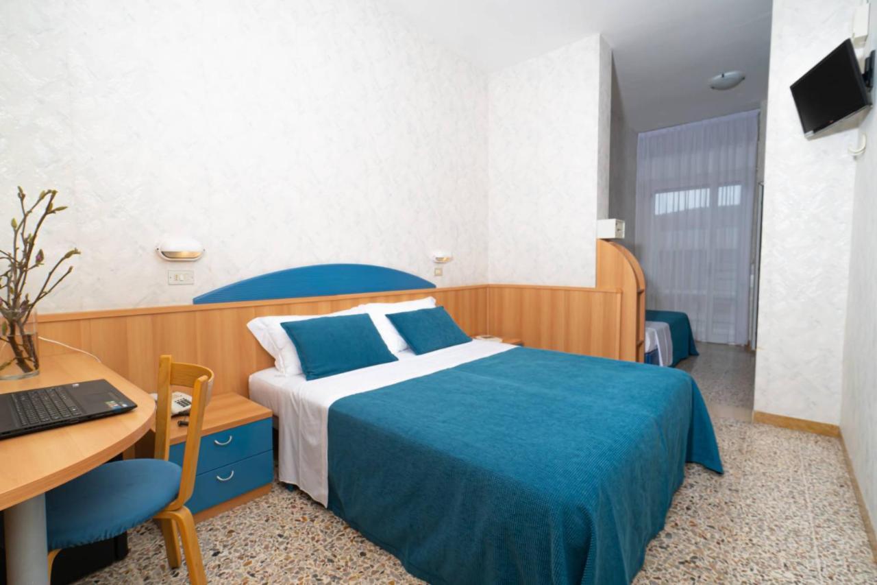 Hotel Sampaoli Bellaria-Igea Marina Buitenkant foto