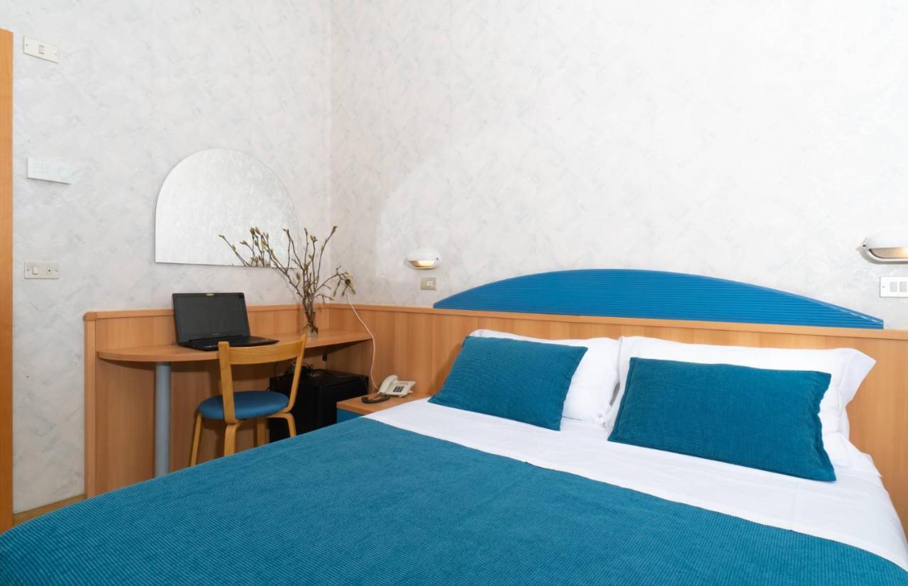Hotel Sampaoli Bellaria-Igea Marina Buitenkant foto