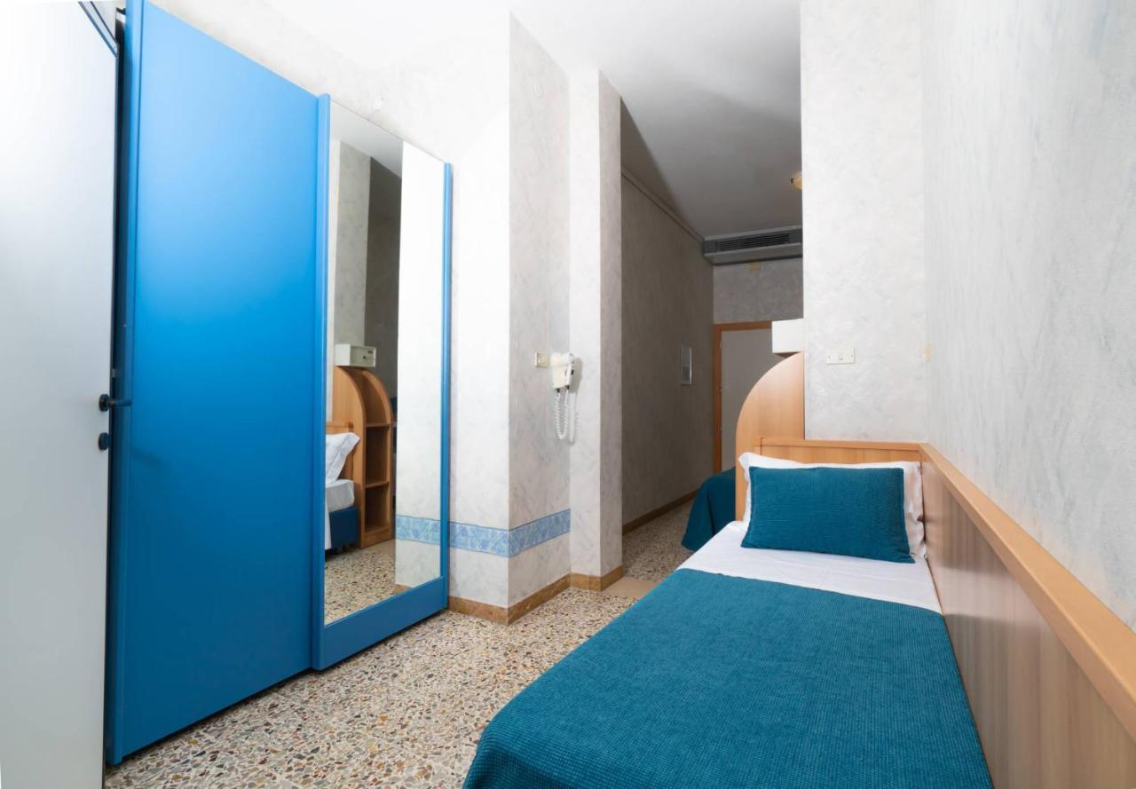 Hotel Sampaoli Bellaria-Igea Marina Buitenkant foto