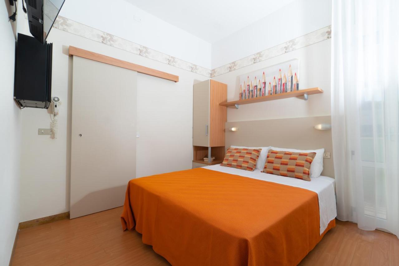 Hotel Sampaoli Bellaria-Igea Marina Buitenkant foto