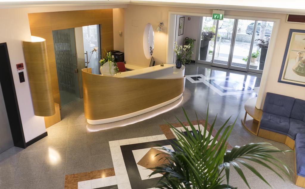 Hotel Sampaoli Bellaria-Igea Marina Buitenkant foto