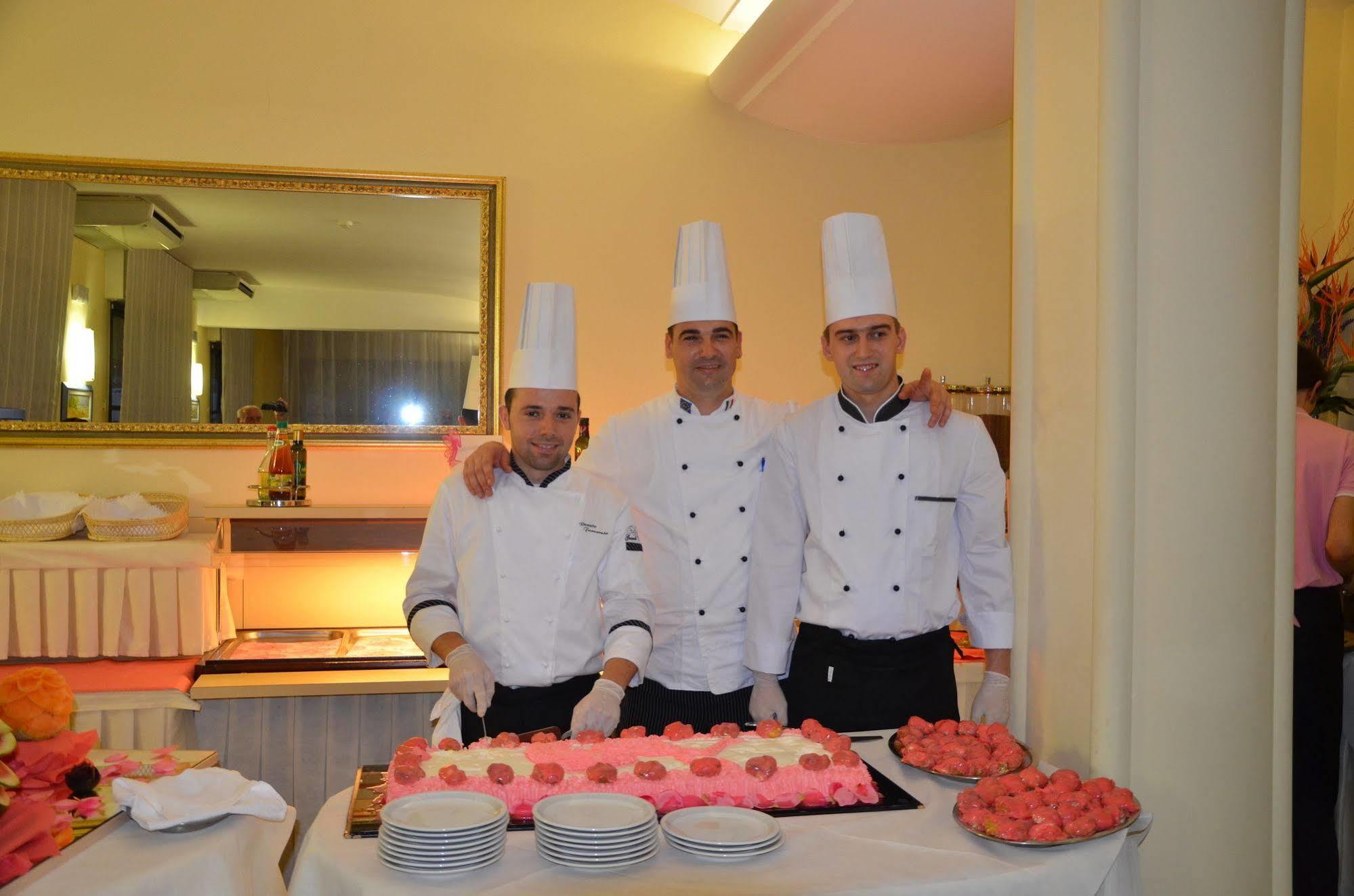 Hotel Sampaoli Bellaria-Igea Marina Buitenkant foto